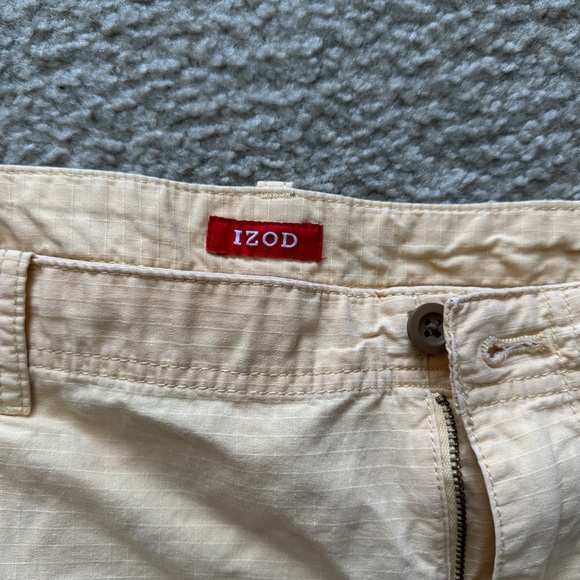 IZOD Men’s Yellow Cargo Shorts Size 40 - Picture 4 of 5